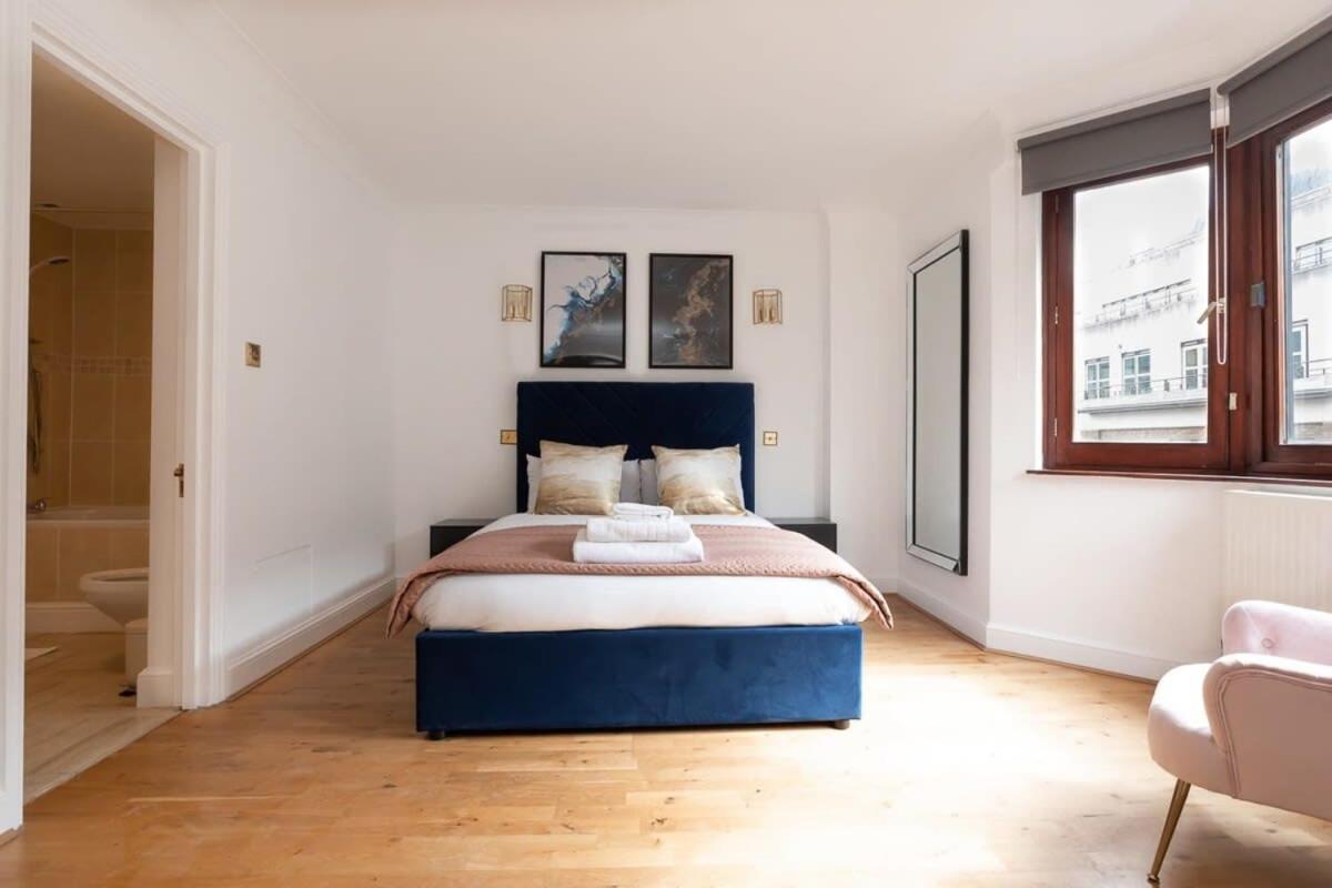 Spacious 1 Bed Mayfair Apartment With Balcony Londen Buitenkant foto