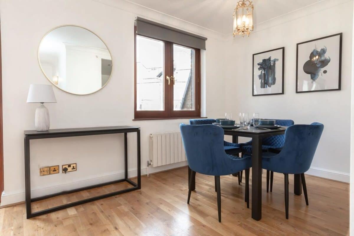 Spacious 1 Bed Mayfair Apartment With Balcony Londen Buitenkant foto