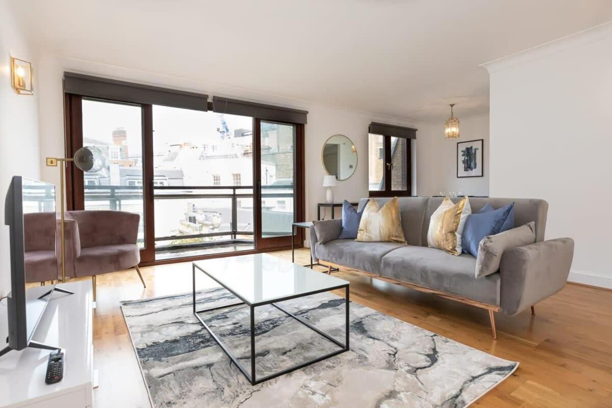 Spacious 1 Bed Mayfair Apartment With Balcony Londen Buitenkant foto